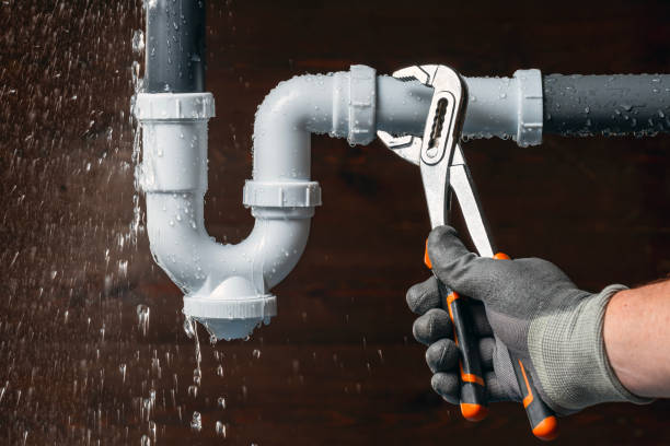 Professional Plumbing technician working in Richmond Hill, NY